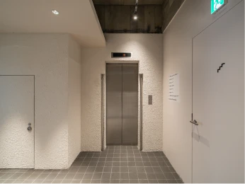 1階エレベーター前